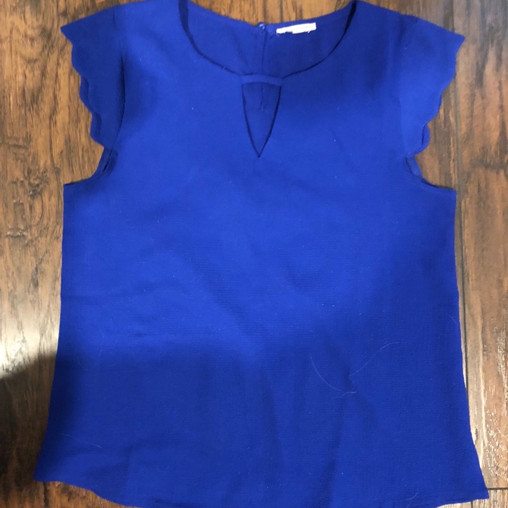 Tulip sleeved top